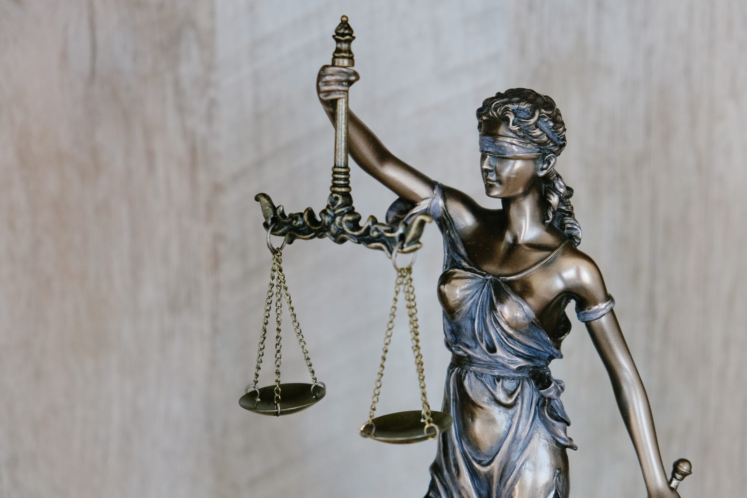 Göttin Justitia als Symbolbild für das Rechtswesen